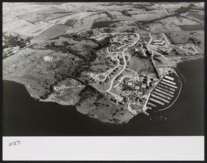 [Elgin Photograph #27 - Chandler's Landing Marina & Surrounding Residential Area]