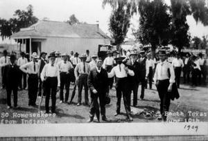 Primary view of object titled '["50 Homeseekers from Indiana. Booth Texas June 10th, 1909".]'.