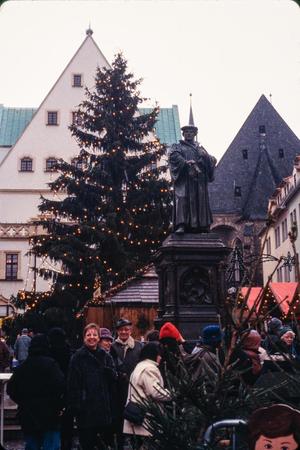 [Eisleben Christmas Market & Luther Statue]