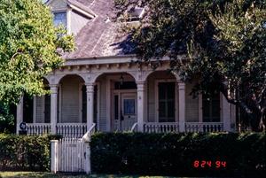 [House at 1725 Avenue M, Front Porch]