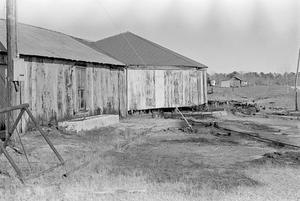 Primary view of object titled '[Ada Belle Oil Field Round House]'.