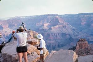 [People Looking Out at the Grand Canyon]