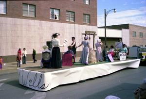 Primary view of object titled '[The Bicentennial Parade in Mineral Wells]'.