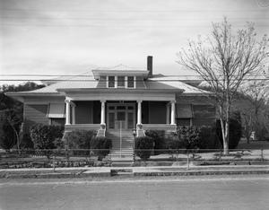 [A House at 1004 SW 10th Street]