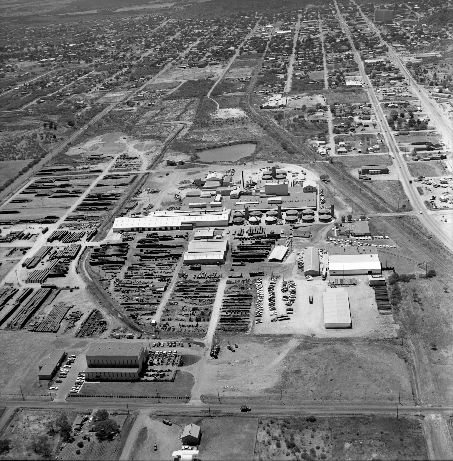 [An Aerial View of Cantex and Mineral Wells From the East, 1967]
                                                
                                                    [Sequence #]: 1 of 1
                                                