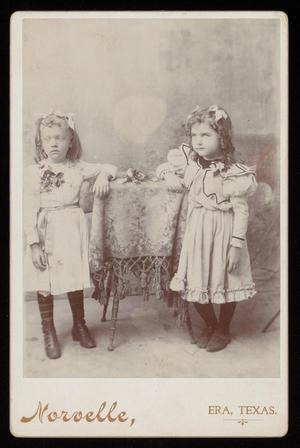 [Portrait of Ruth McCune and Winnie Pace]