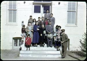 [Photograph of Group in Front of Iglesia Presbiteriana Mexicana]