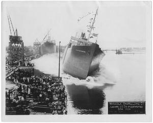 Primary view of object titled '[Pensacola Ship Building Co. launching the S. S. "City of Weatherford" #1]'.