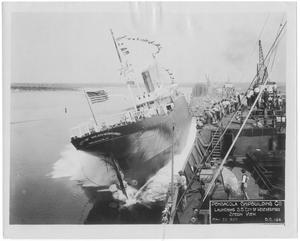 Primary view of object titled '[Pensacola Ship Building Co. launching the S. S. "City of Weatherford," stern view #3]'.