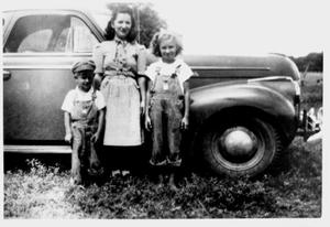 [Roy and Dorothy Schmidt and their Aunt Lillie Maresh Gentry]