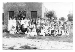 Primary view of object titled '[Summer normal students, West Texas State Normal College]'.