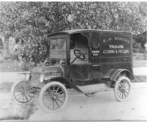 Primary view of object titled '[An Early Delivery Truck]'.
