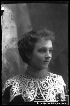 [Gertrude Snearly Kelley wearing a dress with lace collar]