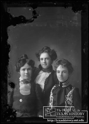 [Alice Snearly, unknown woman, and Gertrude Snearly Kelley]