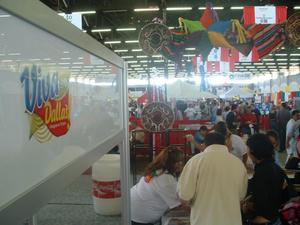 Primary view of object titled '[People at the Dallas Hispanic Expo]'.