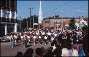 [Photograph a Parade in Palestine, Texas]