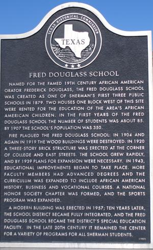 [Texas Historical Commission Marker: Fred Douglass School]