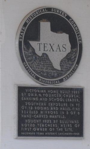 [Texas Historical Commission Marker: Victorian Home]