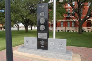 Lee County Courthouse, Veterans Memorial