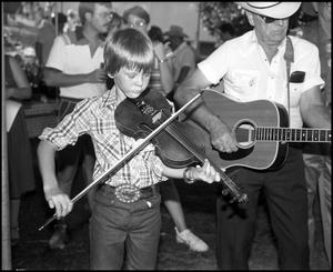 [United Fiddlers Association Performing at the Texas Folklife Festival]