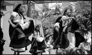 [Young Dancers for Ballet Folklorico]