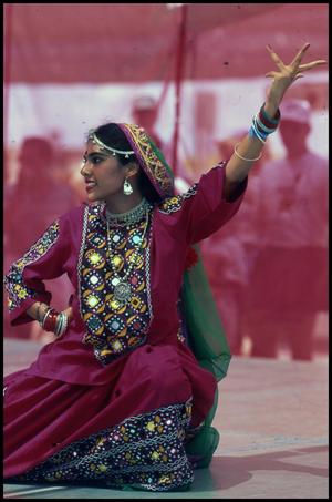 [Sajatha Ramamurthy Performing the Garba Dance]