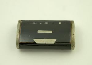 Primary view of object titled 'Snuff box'.