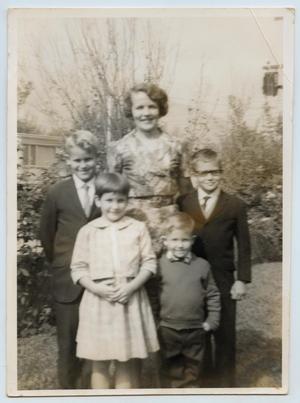 Primary view of object titled '[Photograph of the Tarver Family Out-of-Doors]'.