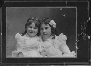 [Jennetta (left) and Lizzie (right) Wessendorff, ca. 1901.]