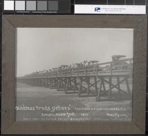 [Childress Tradegetters Stand on the Red River Bridge]