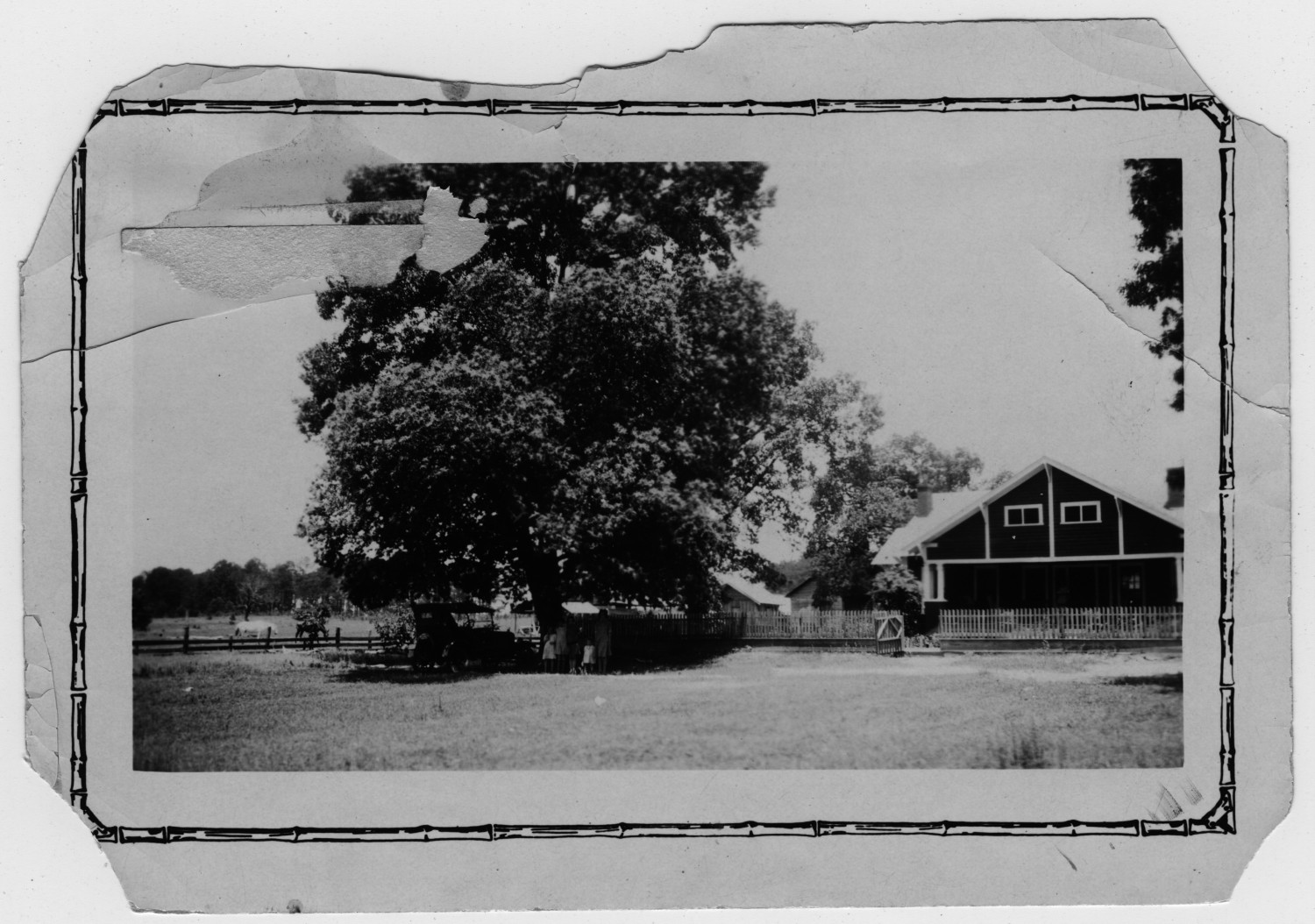 [Unidentified Farmhouse]
                                                
                                                    [Sequence #]: 1 of 1
                                                