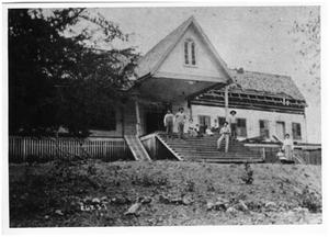 [India Coffield's plantation home in 1906]