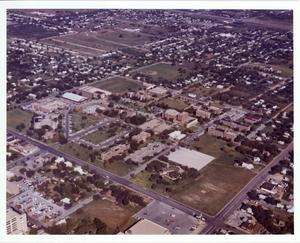 Primary view of object titled '[Photograph of Hardin-Simmons University Campus]'.