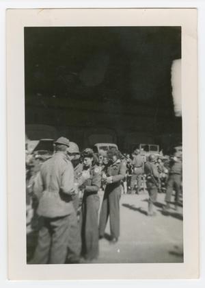 [Red Cross Workers Among Soldiers]