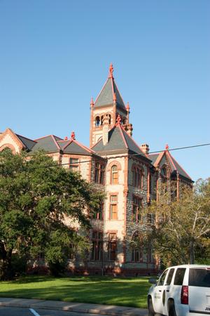 [Exterior of DeWitt County Courthouse]