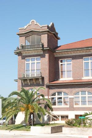 [Exterior of Atascosa County Courthouse]