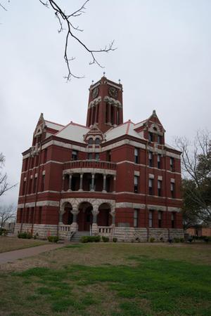 [Photograph of Lee County Courthouse]