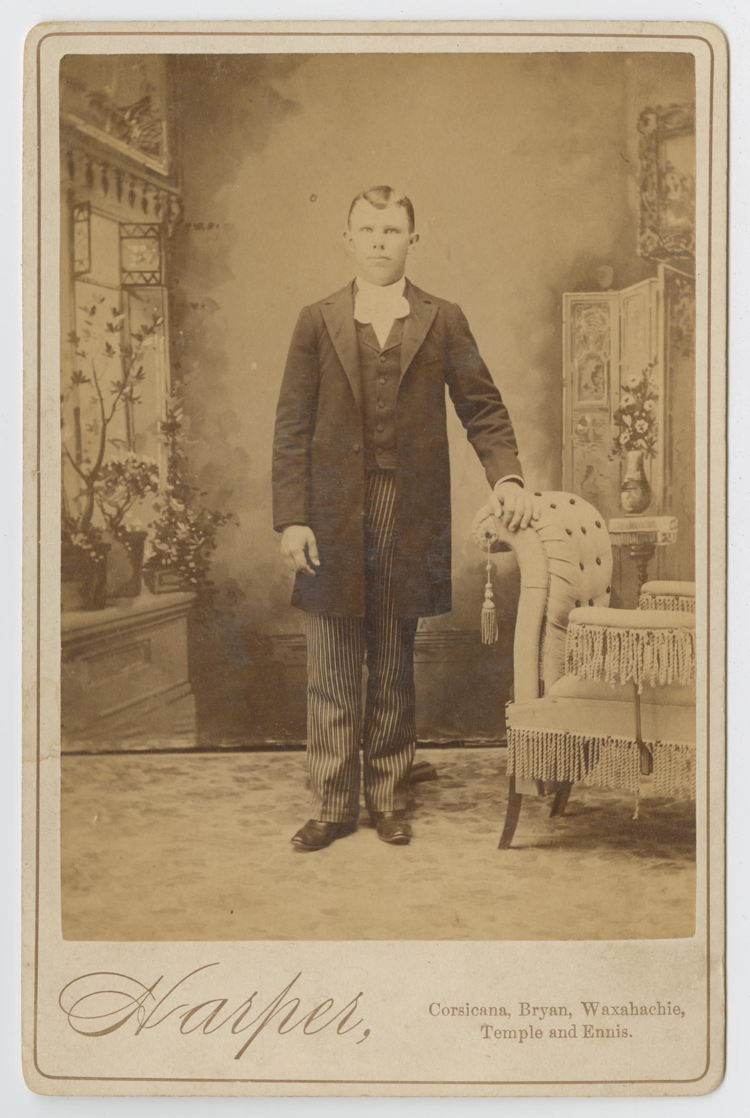 [Photograph of Unidentified Man]
                                                
                                                    [Sequence #]: 1 of 2
                                                