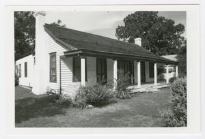 Primary view of object titled '[Brooking-Lipscomb-White Home Photograph #3]'.