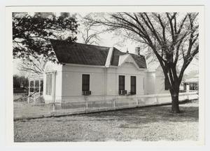 Primary view of object titled '[Edna J. Moore Seaholm House Photograph #4]'.