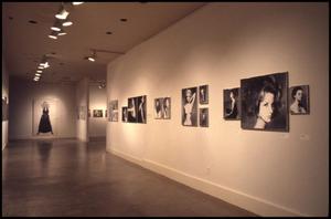 Avedon: Photographs 1947-77 [Exhibition Photographs]