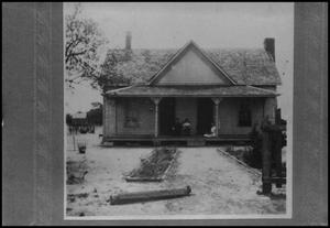 Primary view of object titled '[Photograph of Wesley Kite Home]'.