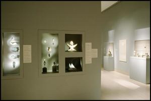 Dallas Museum of Art Installation: Museum of the Americas, 1993 [Photograph DMA_90004-024]