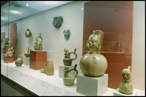 Primary view of object titled 'Dallas Museum of Art Installation: Pre-Columbian Art, 1992 [Photograph DMA_90018-19]'.