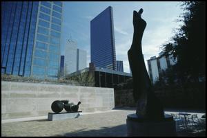 Henry Moore, Sculpting the 20th Century [Photograph DMA_1606-49]