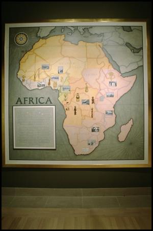 Dallas Museum of Art Installation: Arts of Africa, Asia and Pacific [Photograph DMA_90008-01]