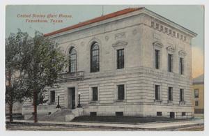 Primary view of object titled '[Postcard of United States Court House in Texarkana]'.