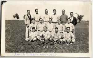 [Lutheran Concordia College baseball team, including faculty member Martin Neeb]