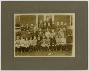 Primary view of object titled '[Photograph of Elementary Students]'.
