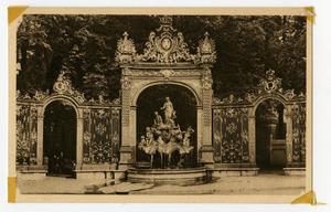 [Postcard of Fontain d'Amphitrite]